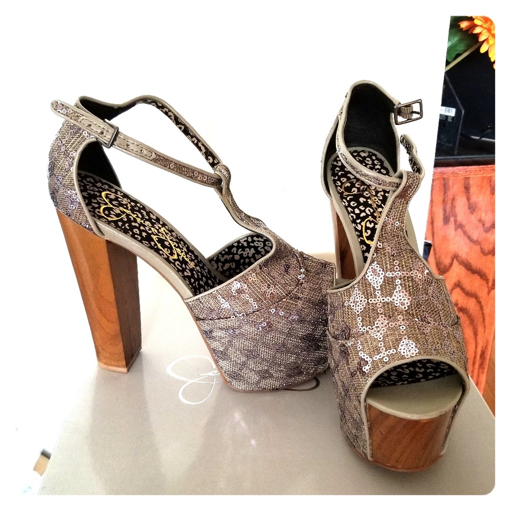 Jessica Simpson ‘Dany’ platform heel